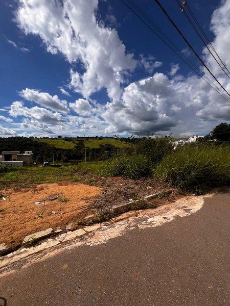 Ótima oportunidade para investimento ou construção: 3ª foto da galeria de imagens do imóvel