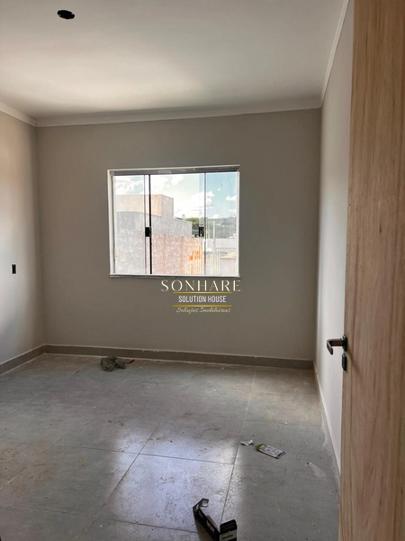 CASA NOVA À VENDA – BAIRRO ALTO DOS PINHEIROS | VARGINHA/MG : 3ª foto da galeria de imagens do imóvel