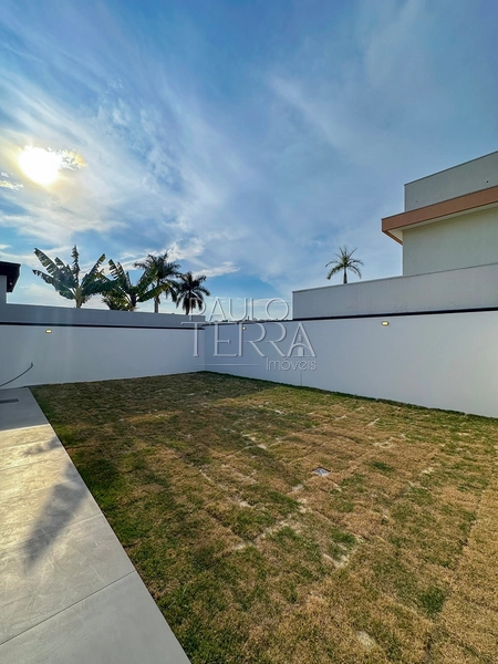 Casa Térrea à Venda no Condomínio Quinta das Palmeiras em Taubaté | 3 Suítes, Escritório, Gourmet e Quintal Amplo: 15ª foto da galeria de imagens do imóvel