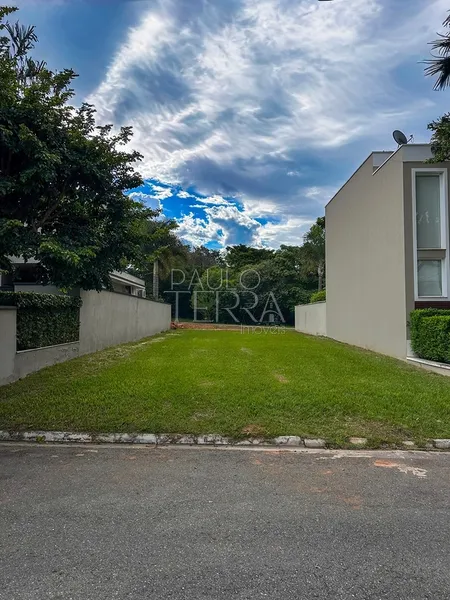 Terreno Plano à Venda no Condomínio Campos do Conde Chambord em Tremembé | 307 m² | Fundo para Área Verde: 4ª foto da galeria de imagens do imóvel