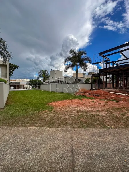 Terreno Plano à Venda no Condomínio Campos do Conde Chambord em Tremembé | 307 m² | Fundo para Área Verde: 15ª foto da galeria de imagens do imóvel