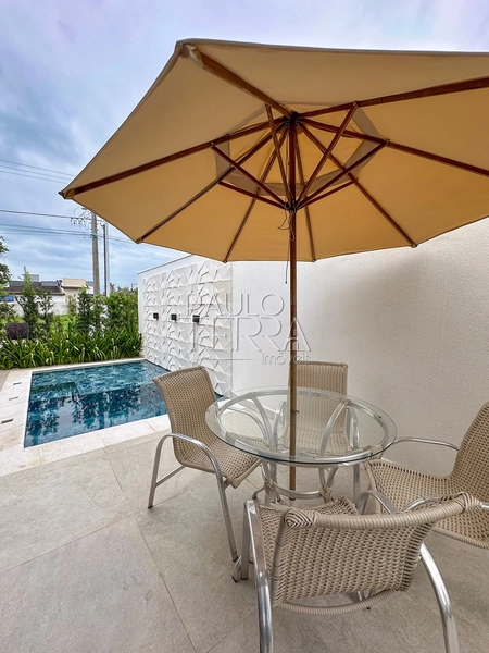 Casa térrea com 3 suítes, piscina, armários planejados no Condomínio San Marco em Taubaté SP: 5ª foto da galeria de imagens do imóvel