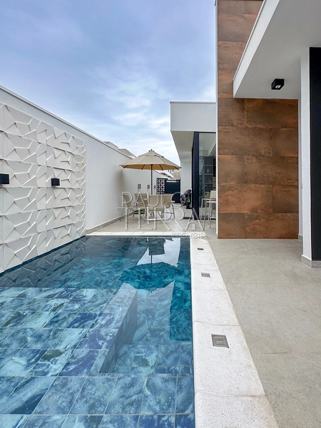 Casa térrea com 3 suítes, piscina, armários planejados no Condomínio San Marco em Taubaté SP: 2ª foto da galeria de imagens do imóvel
