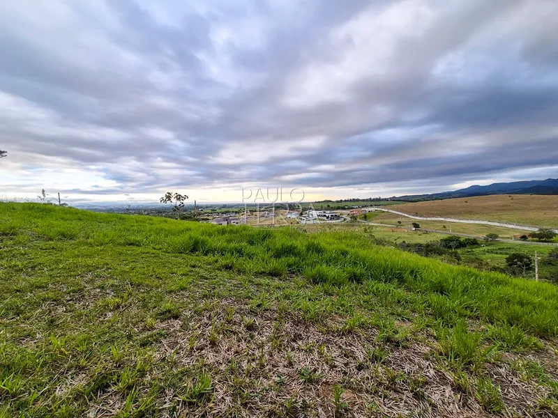 Terreno à Venda no Condomínio Village da Serra Tremembé | 1.028 m² em Aclive com Vista para a Serra da Mantiqueira e Pôr do Sol: 12ª foto da galeria de imagens do imóvel