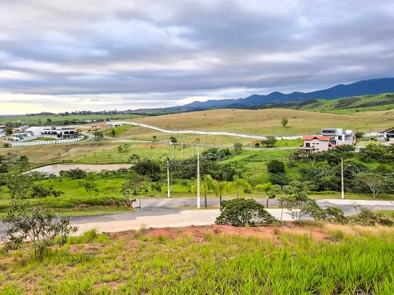 Terreno à Venda no Condomínio Village da Serra Tremembé | 1.028 m² em Aclive com Vista para a Serra da Mantiqueira e Pôr do Sol: 8ª foto da galeria de imagens do imóvel
