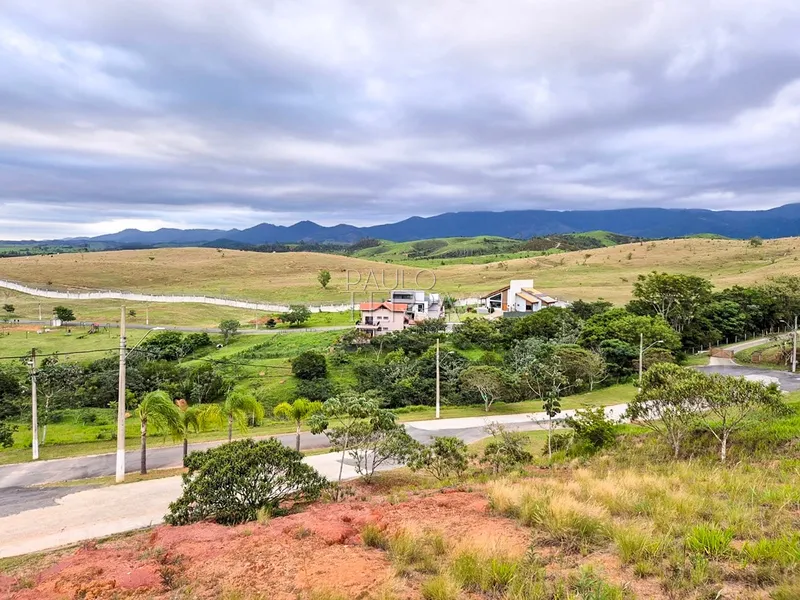 Terreno à Venda no Condomínio Village da Serra Tremembé | 1.028 m² em Aclive com Vista para a Serra da Mantiqueira e Pôr do Sol: 2ª foto da galeria de imagens do imóvel