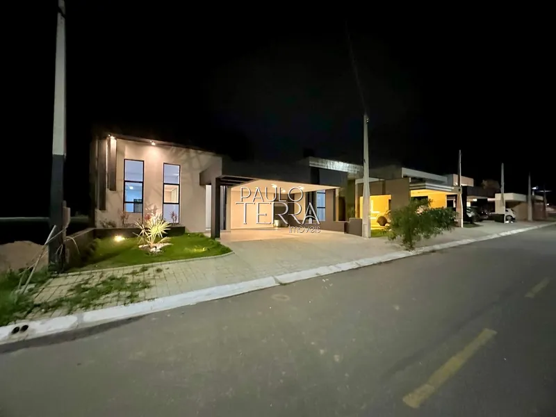 Casa nova 3 dormitórios, armários e piscina - Condomínio fechado: 3ª foto da galeria de imagens do imóvel
