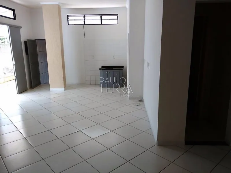 Ponto comercial para alugar - Centro próximo à Praça Santa Terezinha: 4ª foto da galeria de imagens do imóvel