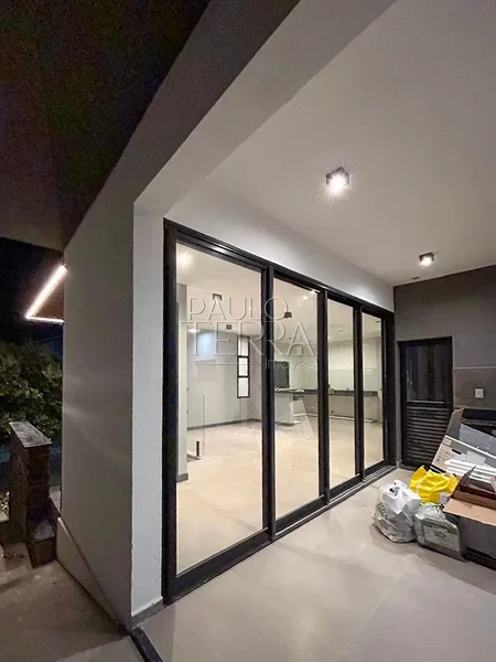 Casa nova à venda em condomínio fechado em Tremembé SP | 3 quartos | área gourmet | Quintal: 8ª foto da galeria de imagens do imóvel