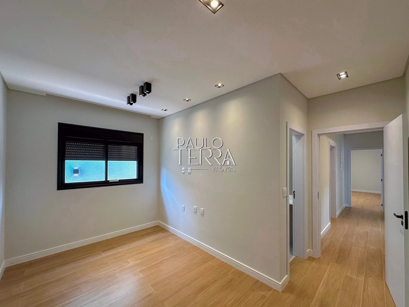 Casa térrea nova e moderna com 3 suítes, cozinha planejada e quintal: 45ª foto da galeria de imagens do imóvel