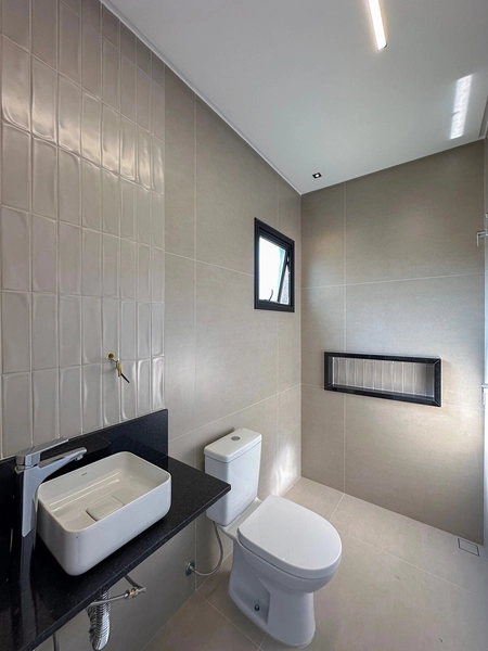 Casa térrea nova e moderna com 3 suítes, cozinha planejada e quintal: 25ª foto da galeria de imagens do imóvel