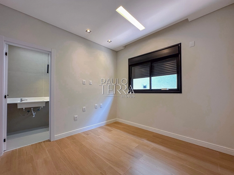 Casa térrea nova e moderna com 3 suítes, cozinha planejada e quintal: 49ª foto da galeria de imagens do imóvel
