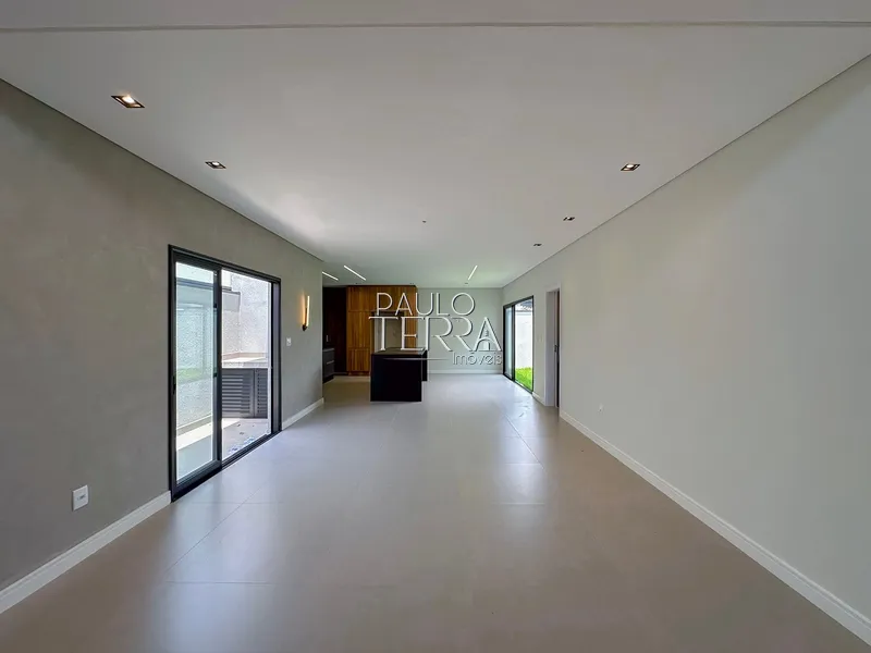 Casa térrea nova e moderna com 3 suítes, cozinha planejada e quintal: 6ª foto da galeria de imagens do imóvel