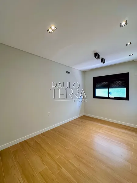 Casa térrea nova e moderna com 3 suítes, cozinha planejada e quintal: 44ª foto da galeria de imagens do imóvel