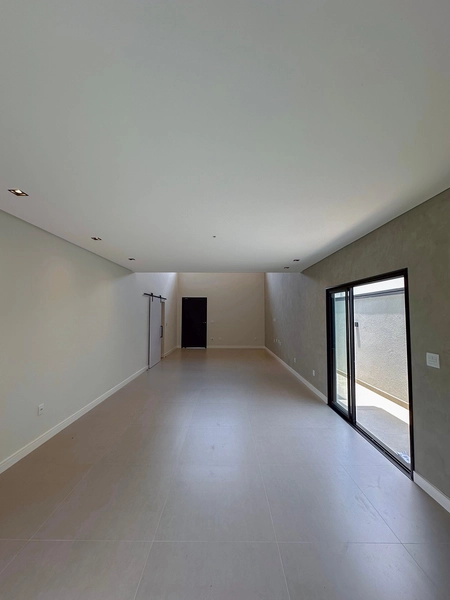 Casa térrea nova e moderna com 3 suítes, cozinha planejada e quintal: 26ª foto da galeria de imagens do imóvel