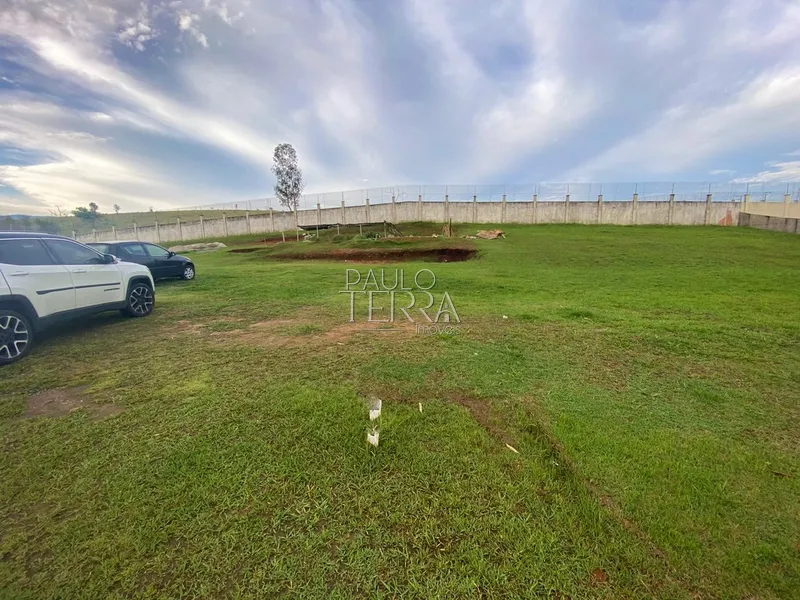 Terreno no Condomínio Village da Serra, em Tremembé - SP: 1ª foto da galeria de imagens do imóvel