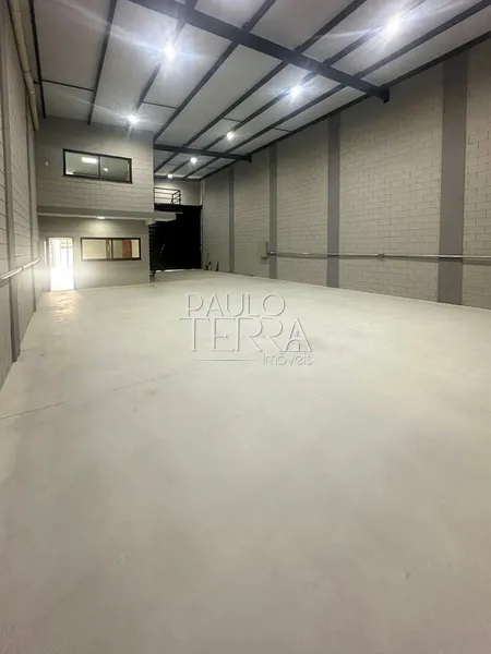 Galpão Comercial Novo à Venda em Taubaté/SP | Trifásico, Pé Direito Alto e Próximo à Dutra: 2ª foto da galeria de imagens do imóvel