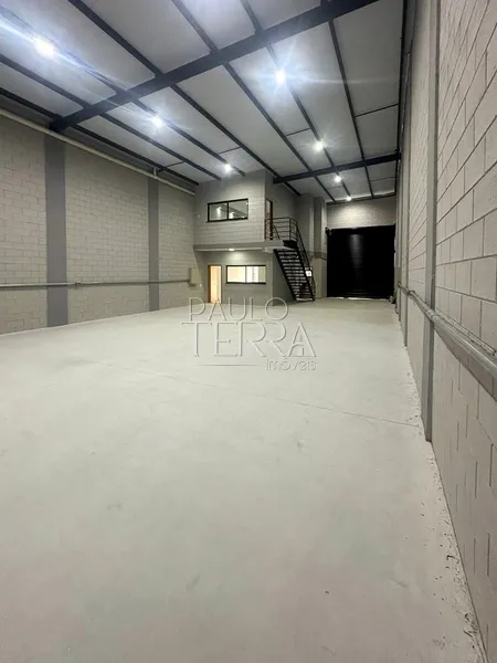Galpão Comercial Novo à Venda em Taubaté/SP | Trifásico, Pé Direito Alto e Próximo à Dutra: 3ª foto da galeria de imagens do imóvel