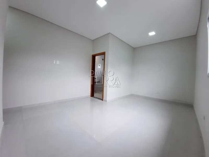 Casa térrea com projeto diferenciado e armários planejados. Condomínio: 31ª foto da galeria de imagens do imóvel