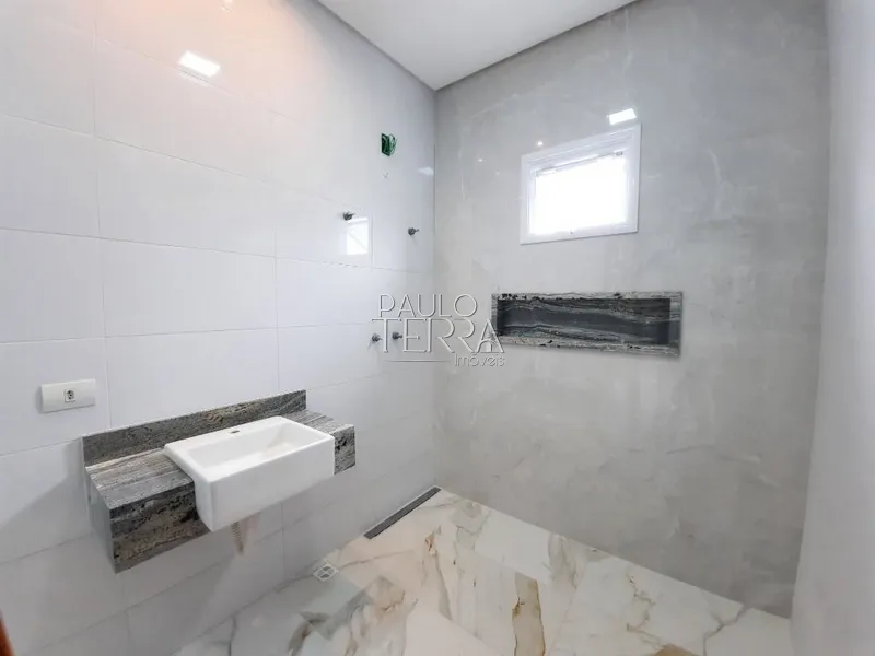 Casa térrea com projeto diferenciado e armários planejados. Condomínio: 32ª foto da galeria de imagens do imóvel