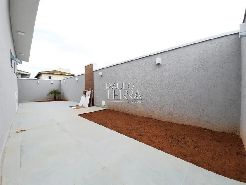 Casa térrea com projeto diferenciado e armários planejados. Condomínio: 15ª foto da galeria de imagens do imóvel