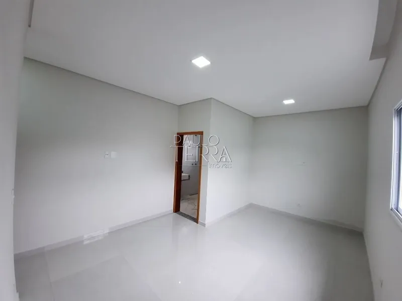 Casa térrea com projeto diferenciado e armários planejados. Condomínio: 30ª foto da galeria de imagens do imóvel