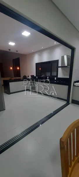 Casa térrea semi mobiliada com armários, piscina, 3 suítes, escritorio: 1ª foto da galeria de imagens do imóvel