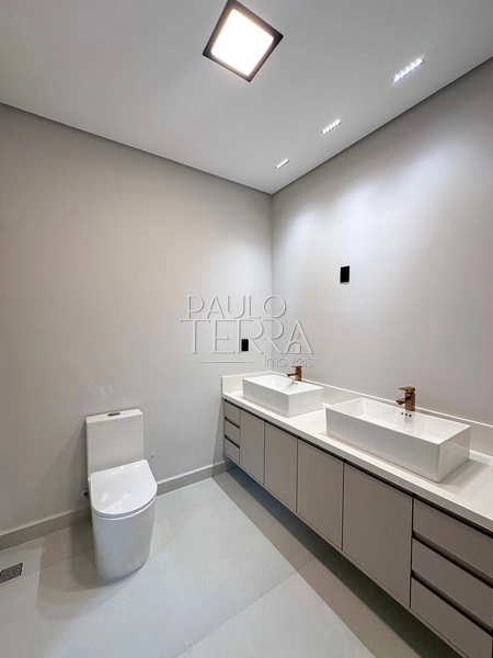 Casa em condomínio fechado à venda em Tremembé | Casa térrea de alto padrão com 3 suítes, escritório, piscina e planejados no Morada do Visconde: 58ª foto da galeria de imagens do imóvel