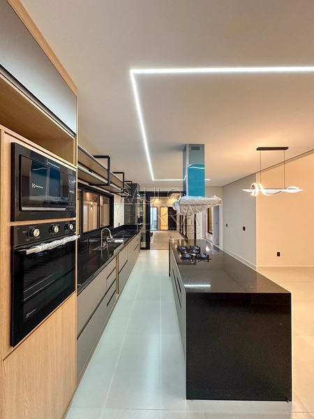 Casa em condomínio fechado à venda em Tremembé | Casa térrea de alto padrão com 3 suítes, escritório, piscina e planejados no Morada do Visconde: 71ª foto da galeria de imagens do imóvel