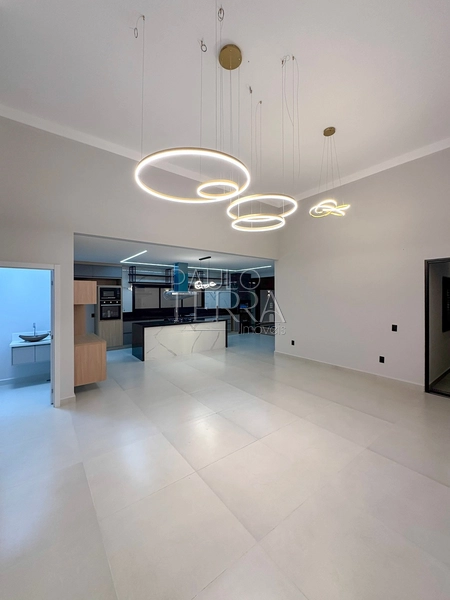 Casa em condomínio fechado à venda em Tremembé | Casa térrea de alto padrão com 3 suítes, escritório, piscina e planejados no Morada do Visconde: 21ª foto da galeria de imagens do imóvel