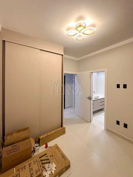 Casa em condomínio fechado à venda em Tremembé | Casa térrea de alto padrão com 3 suítes, escritório, piscina e planejados no Morada do Visconde: 47ª foto da galeria de imagens do imóvel