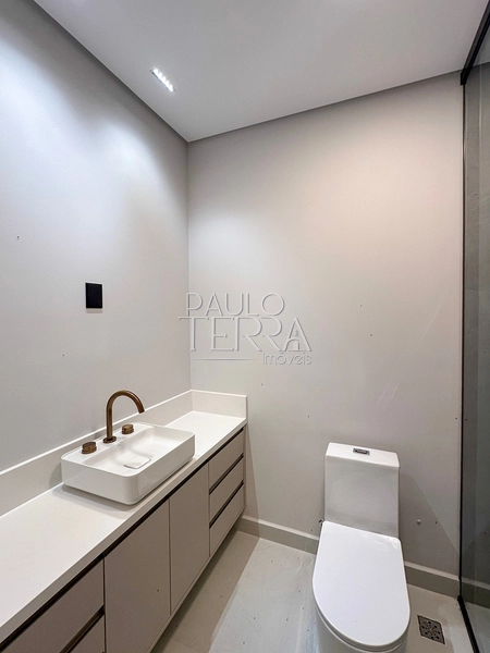 Casa em condomínio fechado à venda em Tremembé | Casa térrea de alto padrão com 3 suítes, escritório, piscina e planejados no Morada do Visconde: 48ª foto da galeria de imagens do imóvel