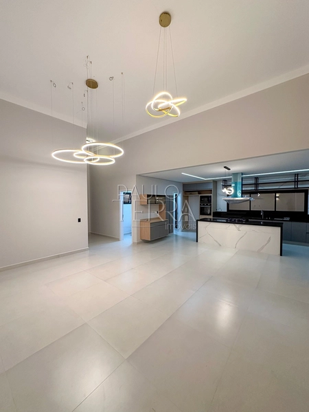 Casa em condomínio fechado à venda em Tremembé | Casa térrea de alto padrão com 3 suítes, escritório, piscina e planejados no Morada do Visconde: 22ª foto da galeria de imagens do imóvel