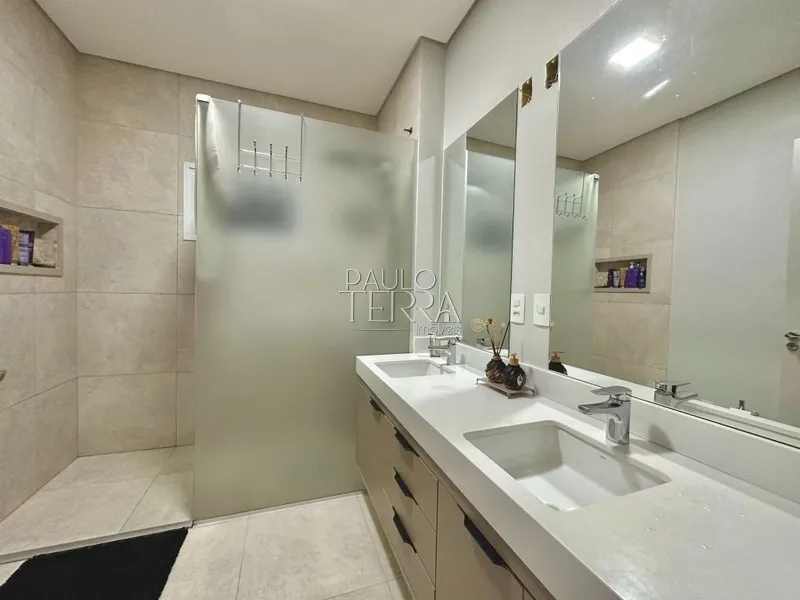 Casa térrea planejada e amplo quintal no Condomínio Village da Serra: 61ª foto da galeria de imagens do imóvel
