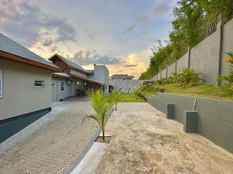 Casa térrea planejada e amplo quintal no Condomínio Village da Serra: 4ª foto da galeria de imagens do imóvel