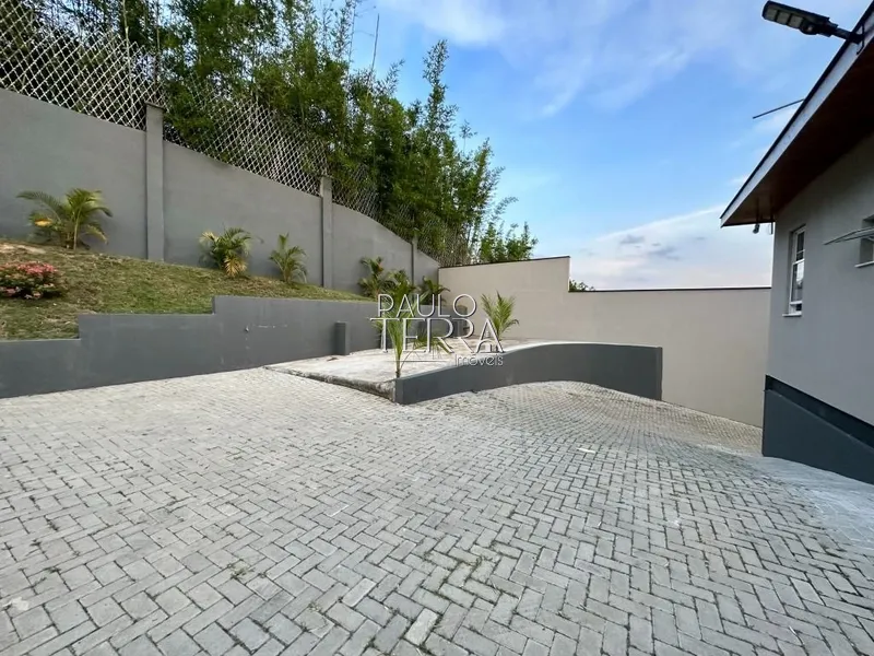 Casa térrea planejada e amplo quintal no Condomínio Village da Serra: 3ª foto da galeria de imagens do imóvel