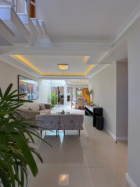 Sobrado à Venda no Condomínio Campos do Conde Versailles em Tremembé | 3 Suítes | Piscina | Área Gourmet: 5ª foto da galeria de imagens do imóvel