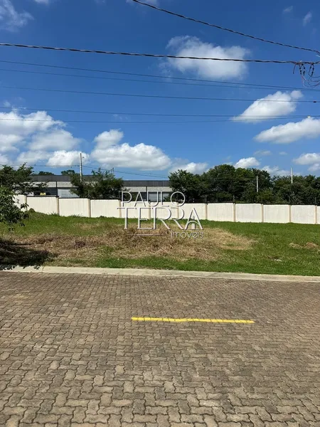 Terreno plano com 300 metros em condomínio fechado em Taubaté SP: 2ª foto da galeria de imagens do imóvel
