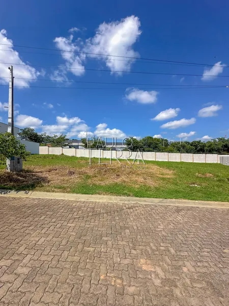 Terreno plano com 300 metros em condomínio fechado em Taubaté SP: 3ª foto da galeria de imagens do imóvel