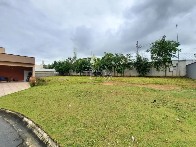 Terreno plano com 554 m2 condomínio fechado alto padrão em Taubaté SP: 2ª foto da galeria de imagens do imóvel