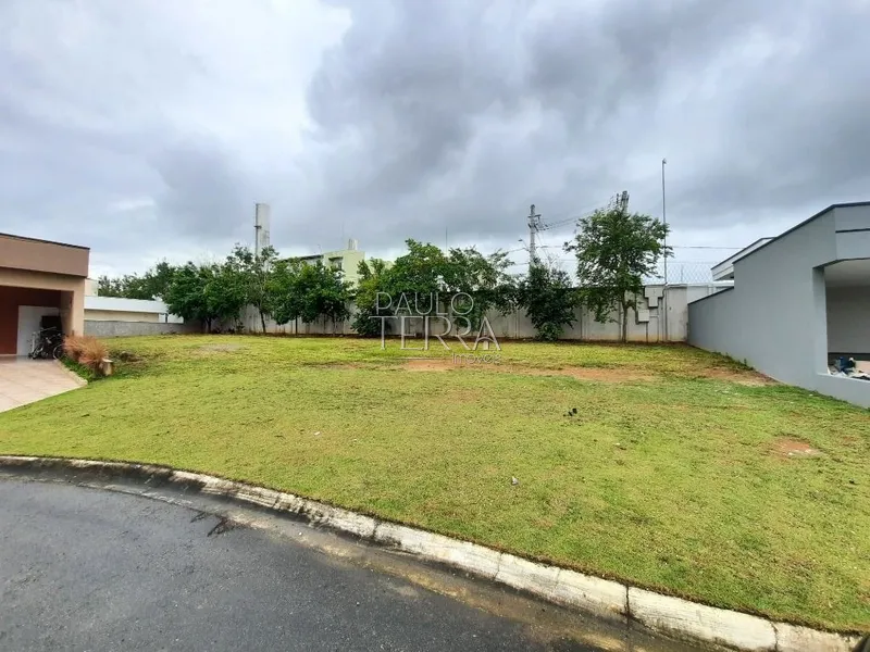 Terreno plano com 554 m2 condomínio fechado alto padrão em Taubaté SP: 1ª foto da galeria de imagens do imóvel