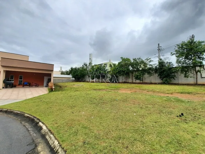 Terreno plano com 554 m2 condomínio fechado alto padrão em Taubaté SP: 3ª foto da galeria de imagens do imóvel