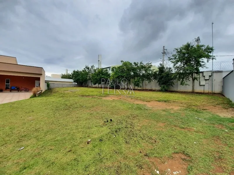 Terreno plano com 554 m2 condomínio fechado alto padrão em Taubaté SP: 4ª foto da galeria de imagens do imóvel