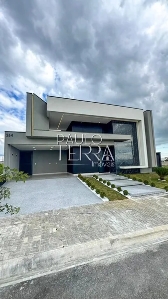 Casa térrea alto padrão com planejados, piscina e pronta para morar: 3ª foto da galeria de imagens do imóvel