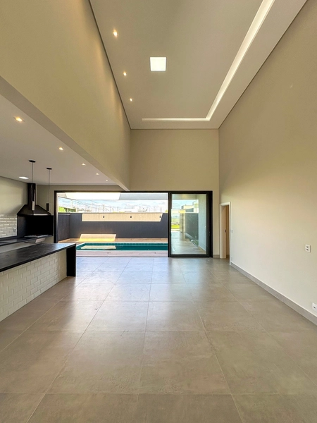 Casa térrea alto padrão com planejados, piscina e pronta para morar: 27ª foto da galeria de imagens do imóvel