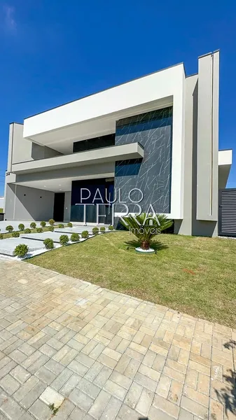 Casa térrea alto padrão com planejados, piscina e pronta para morar: 1ª foto da galeria de imagens do imóvel