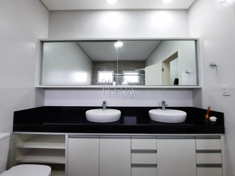 Sobrado semi mobiliado com armários, 4 suítes e quintal - Condomínio: 49ª foto da galeria de imagens do imóvel