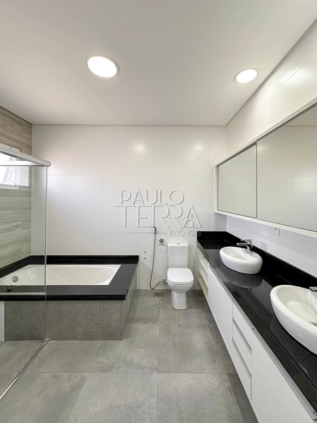 Sobrado semi mobiliado com armários, 4 suítes e quintal - Condomínio: 76ª foto da galeria de imagens do imóvel
