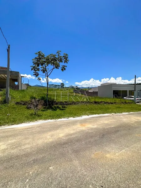 Terreno à Venda no Condomínio Village da Serra – Tremembé/SP: 2ª foto da galeria de imagens do imóvel