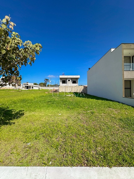 Terreno à venda no Condomínio Colinas do Sol em Tremembé | 250 m², plano e meio de quadra: 3ª foto da galeria de imagens do imóvel